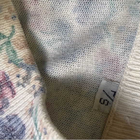 Floral Chintz Lightweight Turtleneck Knit - Picture 4 of 4